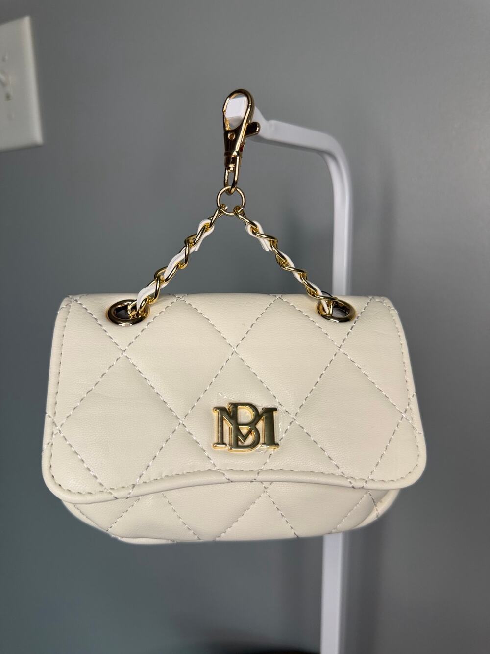 NWT Badgley Mischka White Quilted Mini Purse MSRP $49 Gold Chain